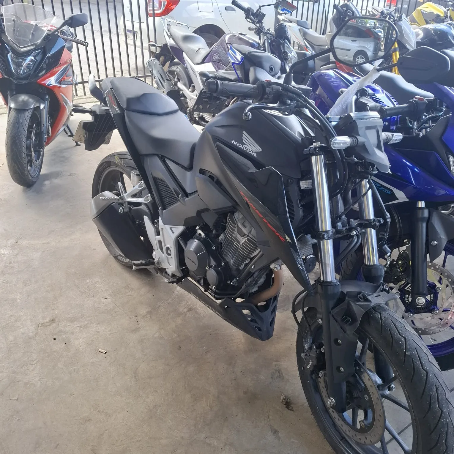 HONDA CB 2023