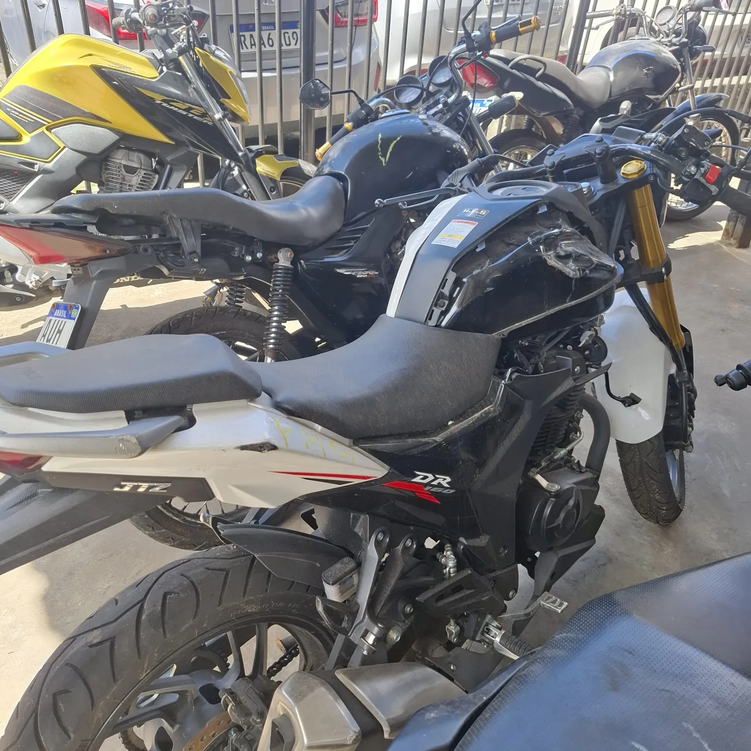 SUZUKI DR 2025